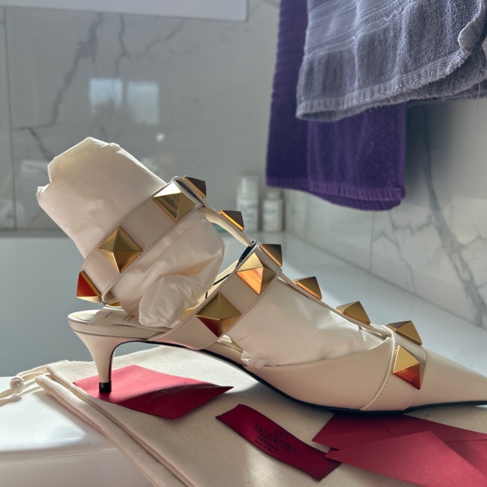 Shoes - Picture 2 of 3